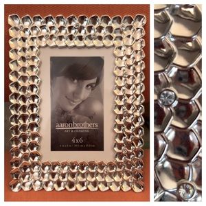 Beautiful 4x6 Silver Jeweled Aaron Brothers Frame